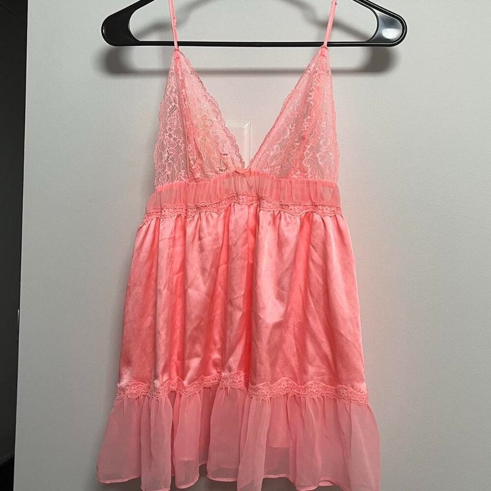 Adorable pink Victoria’s Secret babydoll!